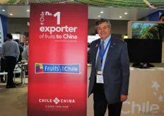 Ronald Bown, presidente de la Asociación de Exportadores de Fruta de Chile (Asoex), muy orgulloso promocionando que Chile es el principal exportador de frutas a China.