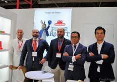 El equipo de Fresón de Palos, listo para atender a los visitantes.