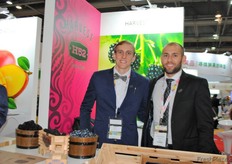 Quentin Gomis y Freddy Hoflack, de H52, por primera vez presente en Asia Fruit Logistica. Su fruta más importante son las moras, pero tienen más berries en el surtido.