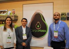 Lina María Jaramilla Ocampo, directora de Agroservicios de Agrofuturo; Jorge Enrique Restrepo, CEO de CorpoHass, y Juan Camilo Barrera, director de Alimentos, Bebidas y Florales de Procolombia.