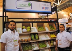 Orlando de la Cruz y Janse Estévez, de ASAGEN, asociación dominicana con 146 miembros dedicados a la hortofruticultura.