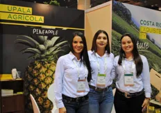 Yensi Villalobos, Jessie Acuña y Susan Chaves, Upala Agrícola, también de Costa Rica.
