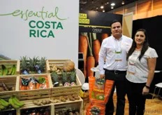 Pablo Ballestero y Gabriela Retana, de Sema Foods, empresa costarricense conocida por su producto principal, las zanahorias.