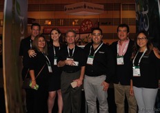 El equipo de Gourmet Trading Company, de los Estados Unidos, conocida por sus espárragos verdes.