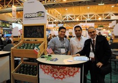 Miguel Gaitán, Eduardo Gaitán y Celso Castillo, de Promega, México.