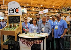 El equipo de ERC, Empaque Río Colorado, en el pabellón mexicano.