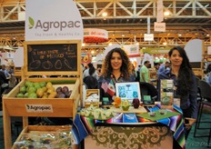 Tania López y Marysol Sánchez, de Agropac, México.