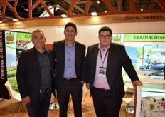 De Izquierda a derecha, Héctor, David y Eduard, de Cerima, los mayores productores de cereza de España.