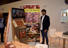 Esteban Tomás Pérez, gerente de Más dels Fumeros, empresa de Castellón productora de tomates de colgar, para untar en pan.