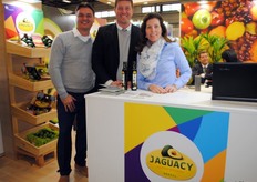 Ron Jongejan, Tago Falange Carvalho y Lígia Falanghe Carvalho, de Jaguacy, Brasil