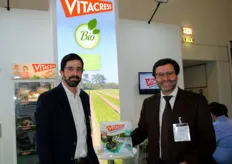 Nuno Crispim y Jose Fradeira, de Vitacress Portugal, presentando su nueva ensalada Formosa.