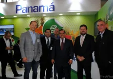 Simply Natural Harvest, con el Ministerio de Comercio e Industrias de Panamá, que ayuda a las empresas presentes a incrementar la exportación desde Panamá.