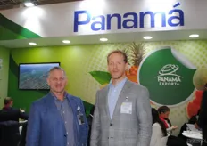 Brian Douglas Angiuli y el socio comercial Alan Winstead, de Simply Natural Harvest, Panamá.