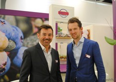Mauricio Brotto, de Brotto Figs Brazil, con Kees de Rijk, de Nature's Pride. Brotto Figs comparte stand con esta empresa debido al estrecho vínculo que las une.