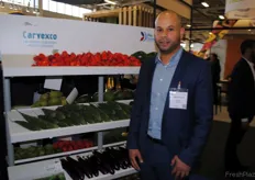 Serge Budhai, de Carvexco, en el pabellón de la República Dominicana. Es una empresa de exportación de hortalizas caribeñas.