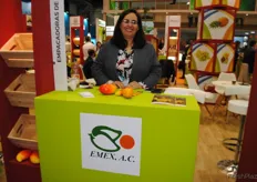 Myrna Castro, de EMEX. Agrupa a los empaques de mango en México