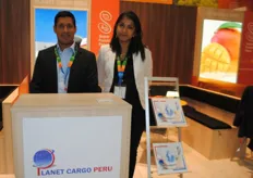 Edwin Medrano Medina y Fiorella Salazar Sánchez, de Planet Cargo Peru