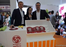 Filippo, Angelina y Carlos, de Bananas de México.