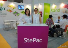 Ana Luisa Galaz Lorna (Empack) e Hila Nagel, de StePac, Johnson Matthey.
