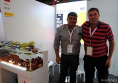 Maximiliano Guevara, de Cape Five visitando Antonio Bastida, de Uniland, España.