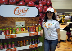 Anna Batlle, de la empresa Caribe Jugo Natural, por primera vez en el pabellón dominicano.