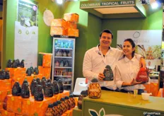 Felipe Lamos Lesmes y Nathalie Gómez, de Fruitpack, la parte europea de la empresa chilena Fresh and Natural. Han promocionado frutas procesadas como la guanábana.