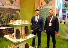 Tito Zambrano y Javier Páez, de Ecuaguanabana, promocionando un producto todavía no muy conocido en el mercado europeo, la guanábana.