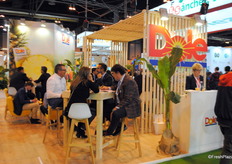 Como siempre, muchos visitantes en el stand de Dole.