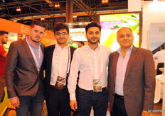 El equipo de la empresa costarricense Jalaram Fruit. 