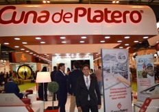 Juan Báñez, gerente de la cooperativa de Moguer Cuna de Platero, promocionando su programa Global Berry Partner. 