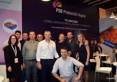 Stand de PSB Producción Vegetal con mienbros de la cooperativa agrícola San Bernardo de Carlet. 