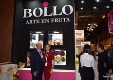 José Vercher y su hija Carla Vercher, en el stand de Bollo. 