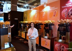 Irene Navarro, comercial de Zummo, empresa valenciana que ofrece máquinas exprimidoras para zumo. Este año han presentado las máquinas multicítricos con el máximo rendimiento para cada cítrico (naranja, mandarina, limón, lima, pomelo) y par granada. 