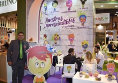 Alfredo Miralles, gerente de Uvasdoce, presentando las Imprescindibles, cada variedad de uva de mesa es un personaje animado.  