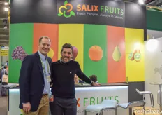 Kailan C. Elder (de Domex Superfresh Growers) y Juan González Pita de Salix Fruits 