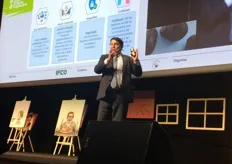 José Antonio Santana, Director de Soluciones y Transformación Digital en Carrefour España, habló de la tecnología Blockchain aplicada a la cadena alimentaria.