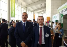 Alberto Ramírez, director general de la empresa castellonense de cítricos Gustavo Ferrada, y su compañero Roberto Zaragoza, director de importación.