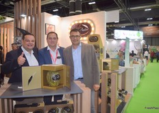 Jordi Valle, Miquel Torradeflot y Jimy en el stand de Melón de Autor.