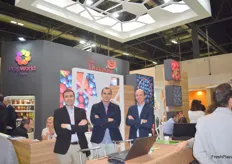 José Teba, Daniel Pereiro y José Manuel Pérez, del departamento de calidad de Surexport, empresa privada de Huelva con el mayor volumen de exportación de fresa.