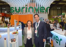 María del Señor Martínez y Javier García Linares, en stand de Surinver.