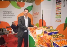 José Mechó, gerente de Agribur, empresa castellonense especializada en clementinas con hoja.