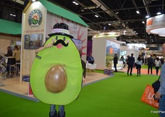 Monsieur Tropical de Tropical Millenium animó la feria haciéndose fotos con los visitantes.