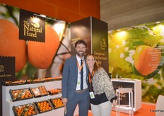 Juan Carlos Martínez, CEO de The Natural Hand y Beatriz Pérez, European Sales.