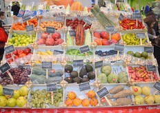 Una 'pequeña' selección de horalizas y frutas súper alimentos de Perú.