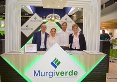 El presidente de Murgiverde, Antonio Sánchez Baños, con su equipo de dirección y comercial.