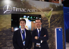 Timac Agro nos mostrós la amplia gama de nutrientes adaptados a la necesidad de cada cliente. Dcha. Julián Riga, director de marketing. Izq. Esteban Santirso, director comercial.