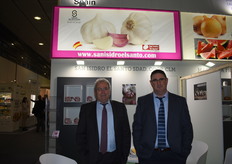 La sociedad cooperativa San Isidro "El Santo". Agustín Ortiz Salamanca, presidente junto a Sergio Fernández. 