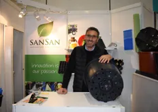 José Sancho Sánchez de SanSan Prodesing de Náquera (Valencia) empresa que aporta soluciones para el cultivo en auge del arándano.