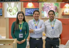 Angie Meléndez Vargas, Jose Camilo Moreno Jara y Alberto Peña Pezo de J&L Fruits and Vegetables