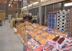 Roger y Jorge, de Frutas Antonio, cuyos productos ecológicos proceden mayoritariamente de Almería.